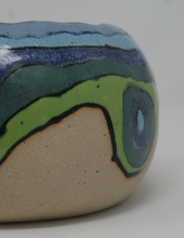 Załaduj obraz do przeglądarki galerii, Beautiful Colourful Pinched Bowl