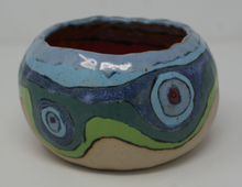 Załaduj obraz do przeglądarki galerii, Beautiful Colourful Pinched Bowl