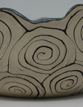 Załaduj obraz do przeglądarki galerii, Beautiful coiled bowl