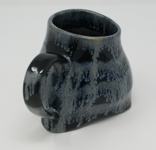 Załaduj obraz do przeglądarki galerii, Black and glacier blue mug