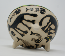 Load image into Gallery viewer, Ugly Catz tripod Bowl