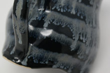 Załaduj obraz do przeglądarki galerii, Black and glacier blue massive mug