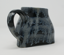 Załaduj obraz do przeglądarki galerii, Black and glacier blue mug
