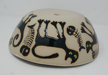 Załaduj obraz do przeglądarki galerii, Ugly Catz Large Bowl