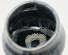 Załaduj obraz do przeglądarki galerii, Black and glacier blue mug