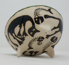 Load image into Gallery viewer, Ugly Catz tripod Bowl