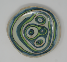 Load image into Gallery viewer, Lovely green set of carved bowl and plates