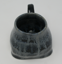 Załaduj obraz do przeglądarki galerii, Black and glacier blue mug