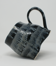 Załaduj obraz do przeglądarki galerii, Black and glacier blue massive mug