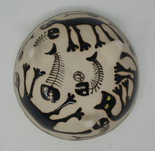 Load image into Gallery viewer, Ugly Catz tripod Bowl