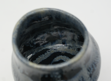 Załaduj obraz do przeglądarki galerii, Black and glacier blue mug