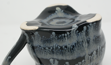 Załaduj obraz do przeglądarki galerii, Black and glacier blue massive mug