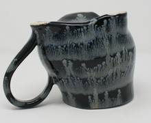 Załaduj obraz do przeglądarki galerii, Black and glacier blue massive mug