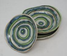 Load image into Gallery viewer, Lovely green set of carved bowl and plates