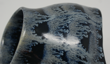Załaduj obraz do przeglądarki galerii, Black and glacier blue mug