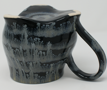 Załaduj obraz do przeglądarki galerii, Black and glacier blue massive mug