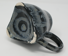 Załaduj obraz do przeglądarki galerii, Black and glacier blue mug