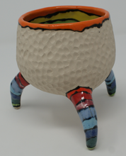 Załaduj obraz do przeglądarki galerii, Quirky tripod bowl