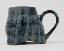 Załaduj obraz do przeglądarki galerii, Black and glacier blue mug