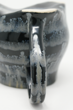 Załaduj obraz do przeglądarki galerii, Black and glacier blue massive mug