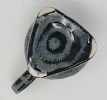 Załaduj obraz do przeglądarki galerii, Black and glacier blue mug