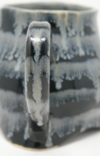 Załaduj obraz do przeglądarki galerii, Black and glacier blue massive mug