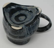Załaduj obraz do przeglądarki galerii, Black and glacier blue mug