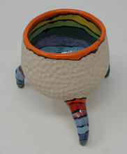 Załaduj obraz do przeglądarki galerii, Quirky tripod bowl