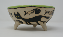 Load image into Gallery viewer, Ugly Catz tripod Bowl