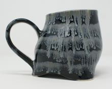 Załaduj obraz do przeglądarki galerii, Black and glacier blue massive mug