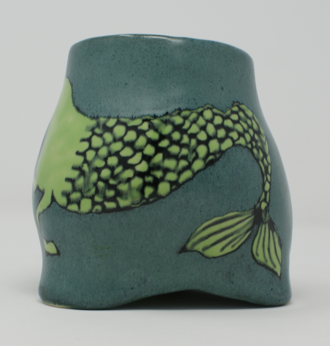 http://uglyfishceramics.com/cdn/shop/products/2_5b5a99da-c855-4cdd-a379-c8a31894275f_1200x1200.png?v=1619700236