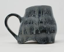 Załaduj obraz do przeglądarki galerii, Black and glacier blue mug