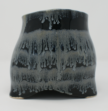 Załaduj obraz do przeglądarki galerii, Black and glacier blue massive mug