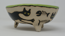 Load image into Gallery viewer, Ugly Catz tripod Bowl