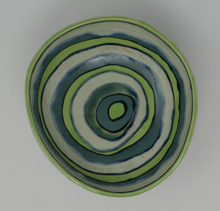 Load image into Gallery viewer, Spring green tripod bowl