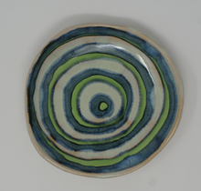 Load image into Gallery viewer, Lovely green set of carved bowl and plates