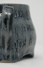 Załaduj obraz do przeglądarki galerii, Black and glacier blue mug