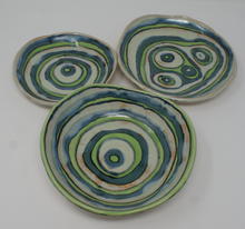 Load image into Gallery viewer, Lovely green set of carved bowl and plates