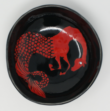 Załaduj obraz do przeglądarki galerii, Lady in red (seahorse bowl)