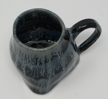 Załaduj obraz do przeglądarki galerii, Black and glacier blue mug