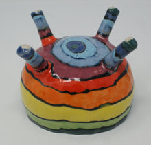 Załaduj obraz do przeglądarki galerii, Delightful colourful pinched four legged bowl