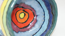 Załaduj obraz do przeglądarki galerii, Delightful colourful pinched four legged bowl