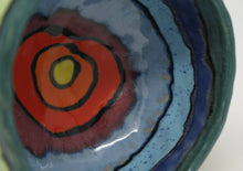 Załaduj obraz do przeglądarki galerii, Delightful colourful pinched four legged bowl