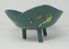 Załaduj obraz do przeglądarki galerii, Amazing Large Seahorse Tripod bowl