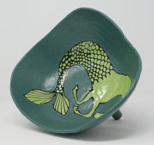 Załaduj obraz do przeglądarki galerii, Amazing Large Seahorse Tripod bowl