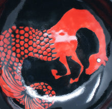 Załaduj obraz do przeglądarki galerii, Lady in red (seahorse bowl)