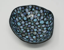 Załaduj obraz do przeglądarki galerii, Amazingly dotted bowl