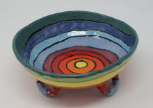 Załaduj obraz do przeglądarki galerii, Lovable funky legs tripod bowl