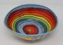Załaduj obraz do przeglądarki galerii, Colourful hearts medium bowl