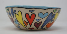 Załaduj obraz do przeglądarki galerii, Colourful hearts medium bowl